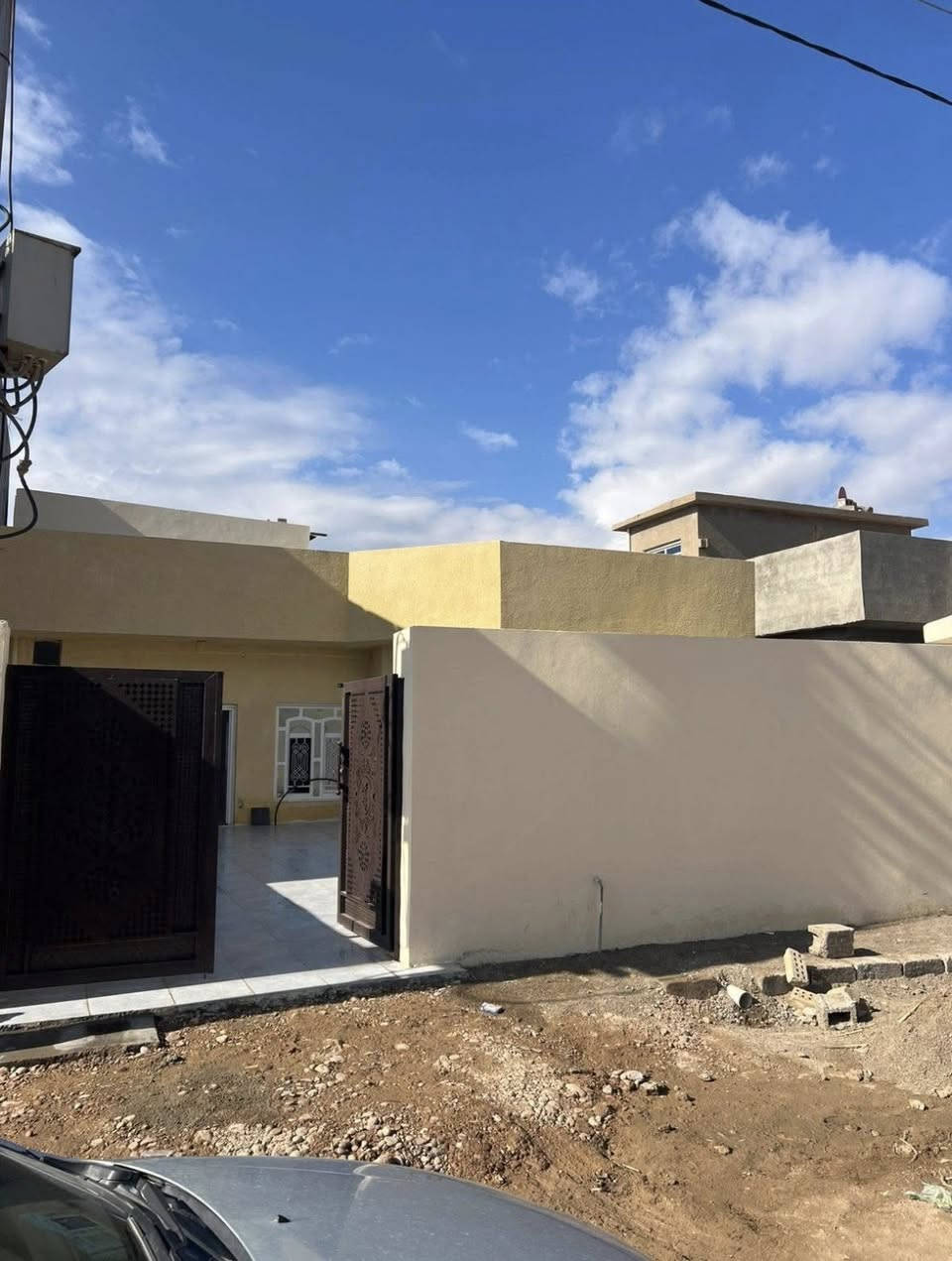 السلام عليكم
بيت للبيع طابو ملك صرف 
المساحه ٢٤٠ متر 
***********
