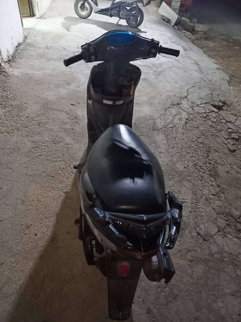 سلام عليكم دراجه ماكس قجمه للبيع دراجه نضيفه كلش ما نقصه شي كلشي شغال بس السلف قبل يومين وكف ما عرف من الباتري مدري هوه وكف تجي وتفحص دراجه كلها ختم واحد السعر 625وبيه مجال قليل والي مو شراي رحمه الله والديه لا يتعبني مكاني قضاء المدينة الرقم ***********
