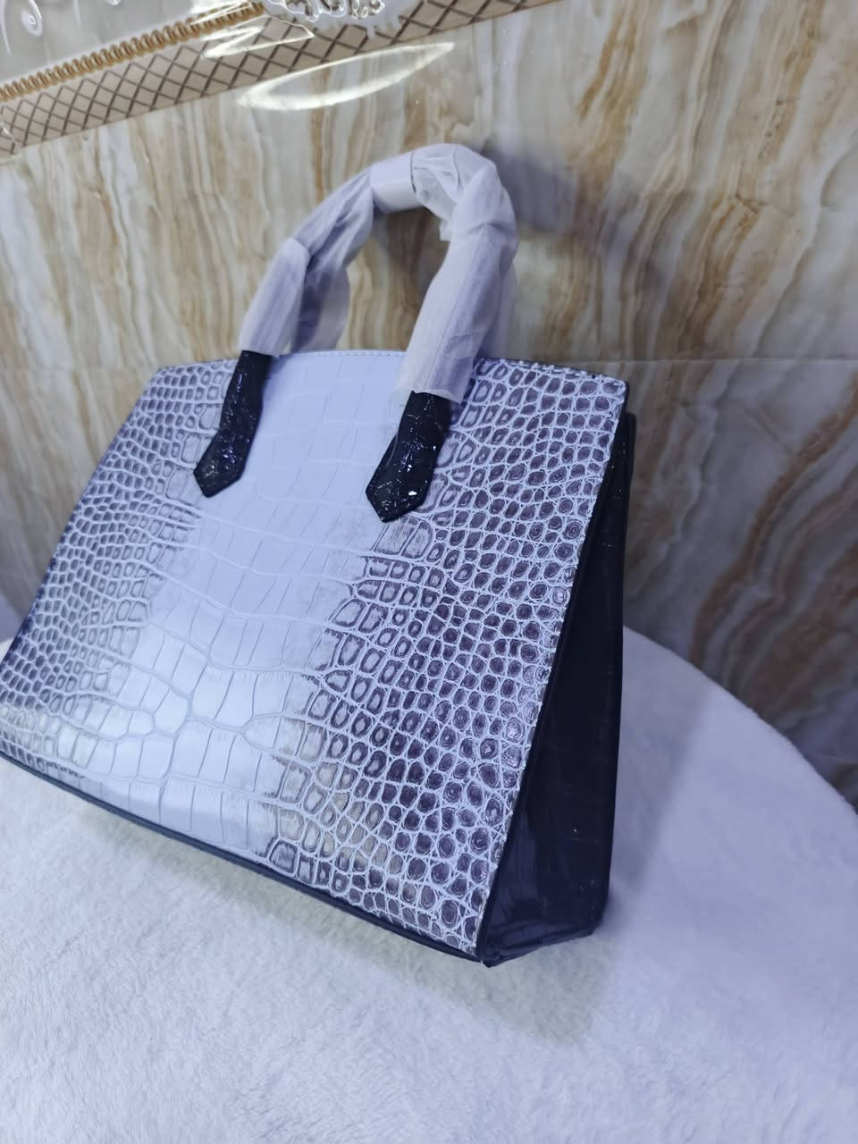 ماركة ارمز جلد التمساح كةالتي خيالي تم ٤٥


**إذا كنت صاحب هذا الإعلان وتريد حذفه لأي سبب، رجاءا أرسل رسالة إلى الدعم الفني**