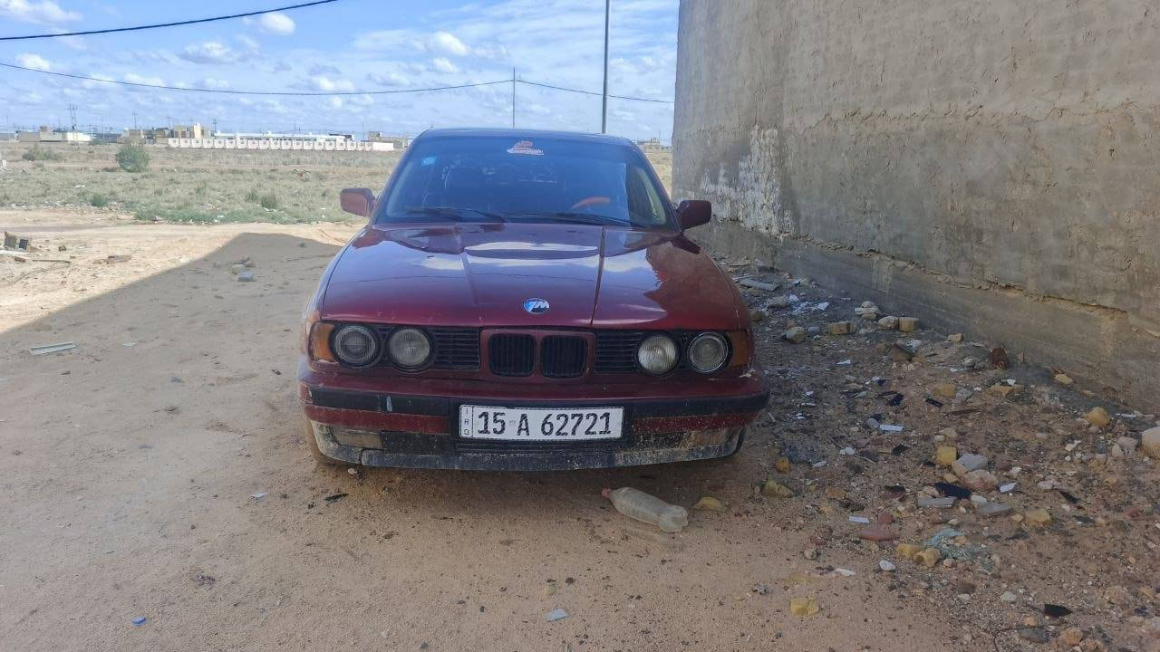 بيع مستعجل بي ام 520 كير عادي مكينه مسكر تخم تاير جديد سياره جاهزه من كلشي رقم انكليزي مكاني نجف ***********
