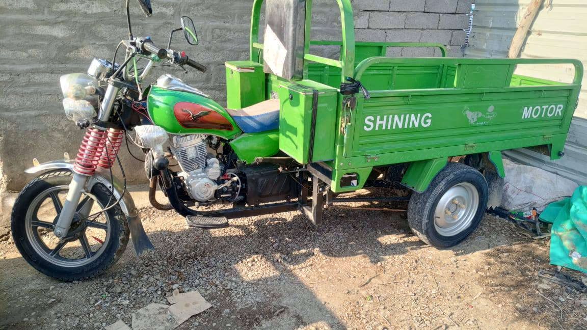 السلام عليكم ستوتا البيع موديل ثنين وعشرين وطالعا بتلاثه وعشرين السعر  ثنين وربعمية   وبيها مجال العنوان الناصرية قضاء الجبايش تصال علا هذا الرقم***********
