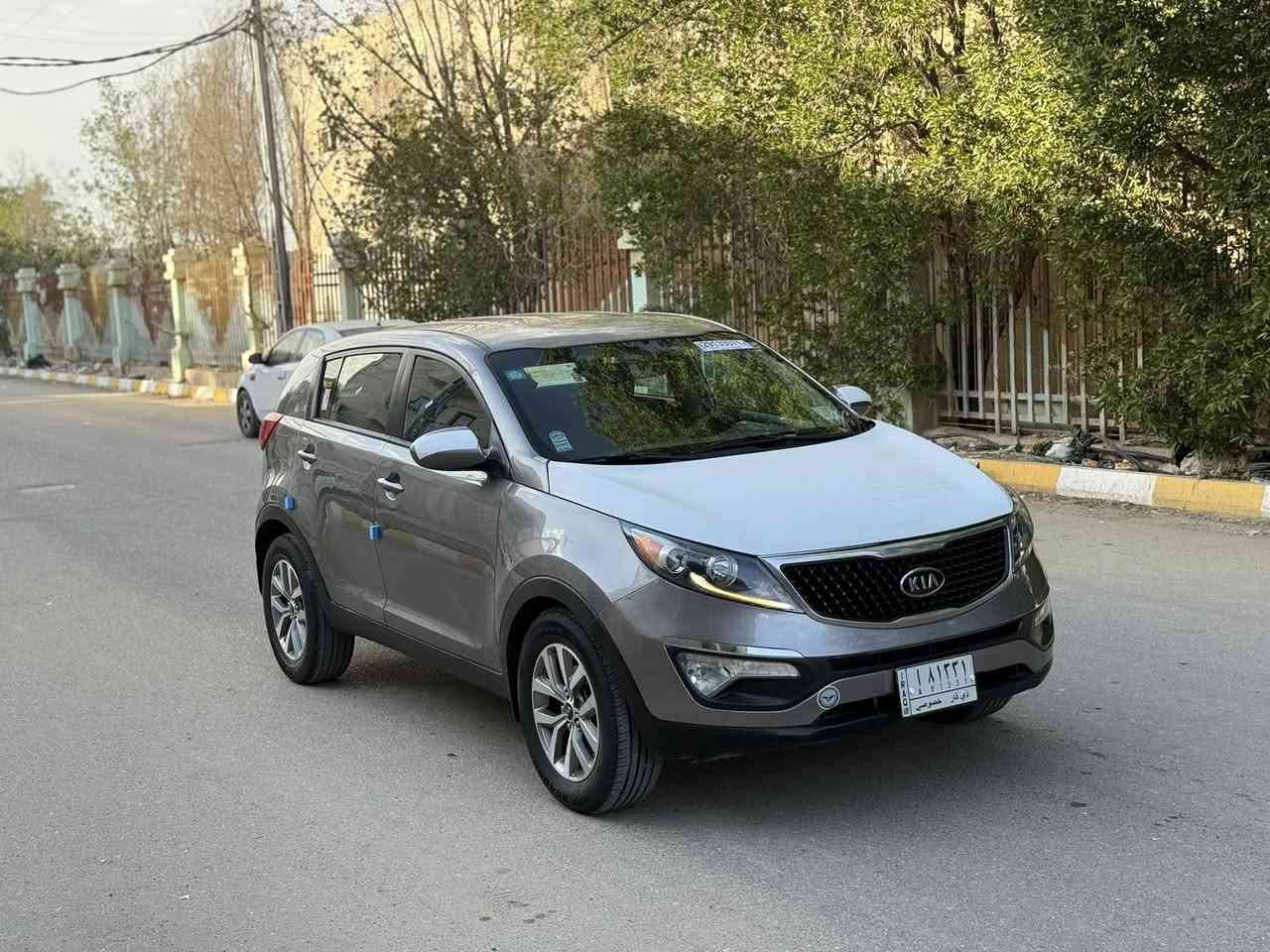 السلام عليكم بيع او مراوس
سبورتج 2016 وارد امريكي ضررها بنيد فقط وباقي كفاله حره مداور ثاني يوم محرك 2400 لاتنقيص لاتبخير نص فول السياره تبريد قطعتين تحكم ستيرن ومثبت سرعه ليد امامي وباقي مواصفات جاهزه تخم تاير حداديه تبريد 
السعر:132 وبيه مجال 
مكان السياره :الناصرية :مركز
***********
