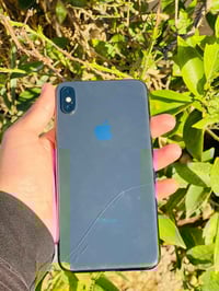 يوجد جهاز للبيع  ايفون اكس اس ماكس جهاز مامفتوح بلادي فيس ايدي شغال ال...