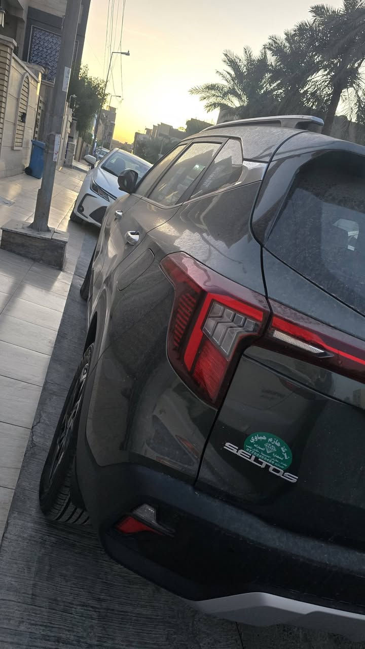 كشنات جلد ابيض كهرباء
كشنات تدفئه تبريد 
تحكمات ستيرن جهتين مثبت سرعه
سايد بريك دكمه اوتو هولد 
دشبول شاشه متصل 
دخول ذكي تشغيل عن بعد بصمه
السياره رقم بغداد بسمي تحويل مباشر  زيرو كفاله عامه ماشيه ٤٠٠كيلو فقط زيرو كفاله من الرصعه وبيها اربع تبديلات دهن من الشركه مجانيه مكان السياره زيونه للاستفسار 
***********
***********
