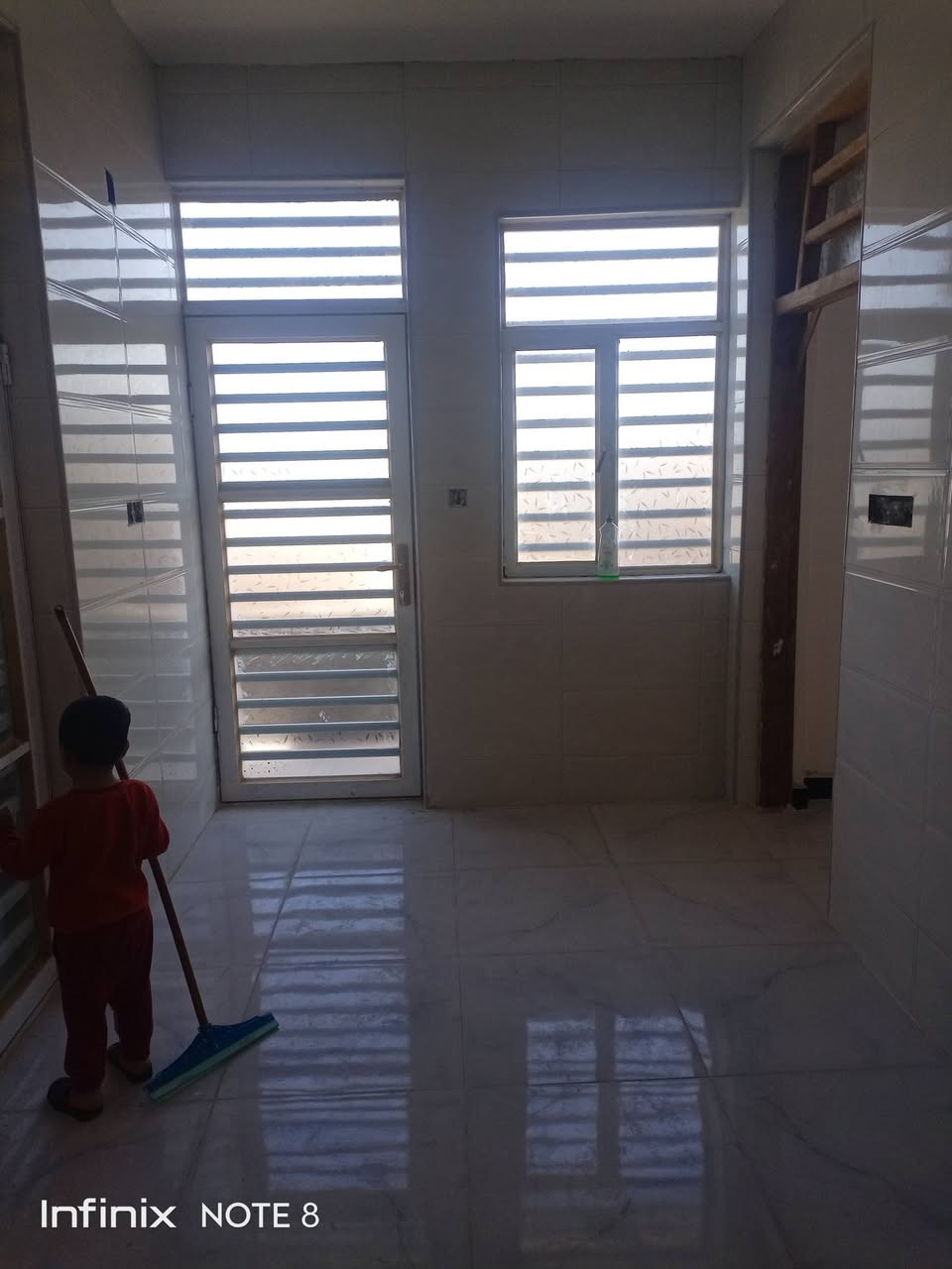 شقه للايجار بناء حديث ركن  طابق ثالث بغداد مدينة الصدر قطاع 26خلف بنانزين خانة 26 لاستفسار الاتصال عل رقم
***********
