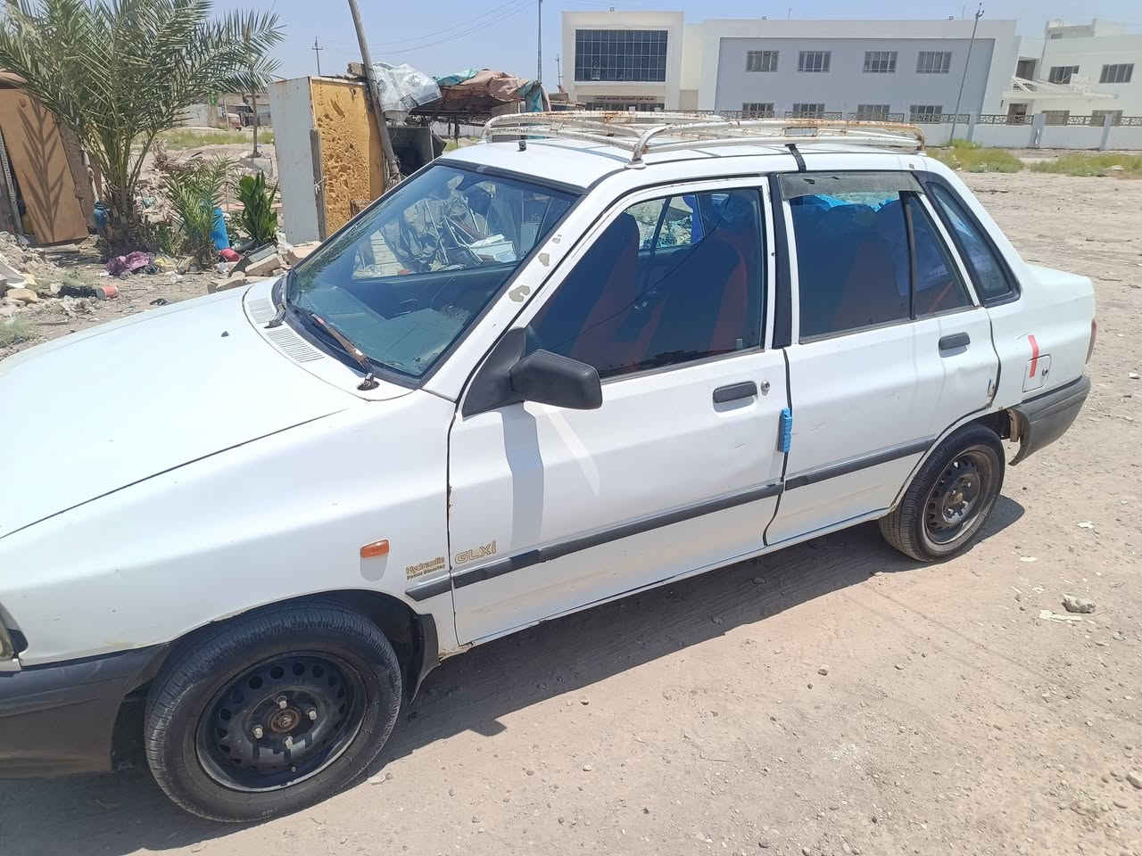 السلام عليكم سايبا للبيع موديل ٢٠١١ محرك بي تبخير وناقصهة مشط مال استيرن سايرة بأسم نسيبي ثاني يوم يحولك *********** السياراة رايدهة ٢٣ورقة
