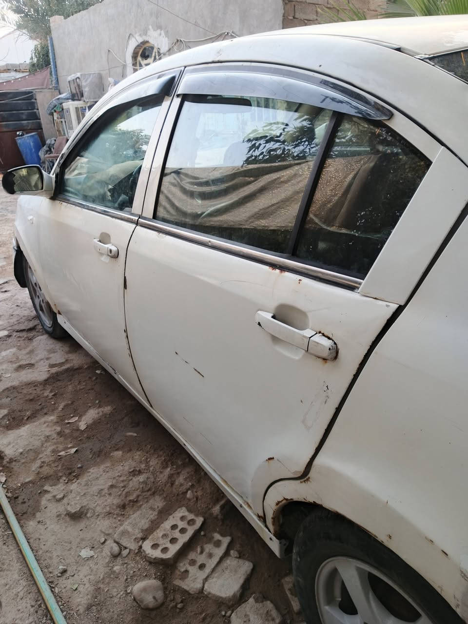 السلام عليكم عيني عندي سياره للبيع سياره نضيفه بيه تلكيط خياسات قليله سياره مكينه وكير نضيفات خير من الله كير اوتوماتيك محرك ياباني نحله رقم بابل خصوصي 
السعر 26ورقه وبيه مجال حك الجيه ***********
