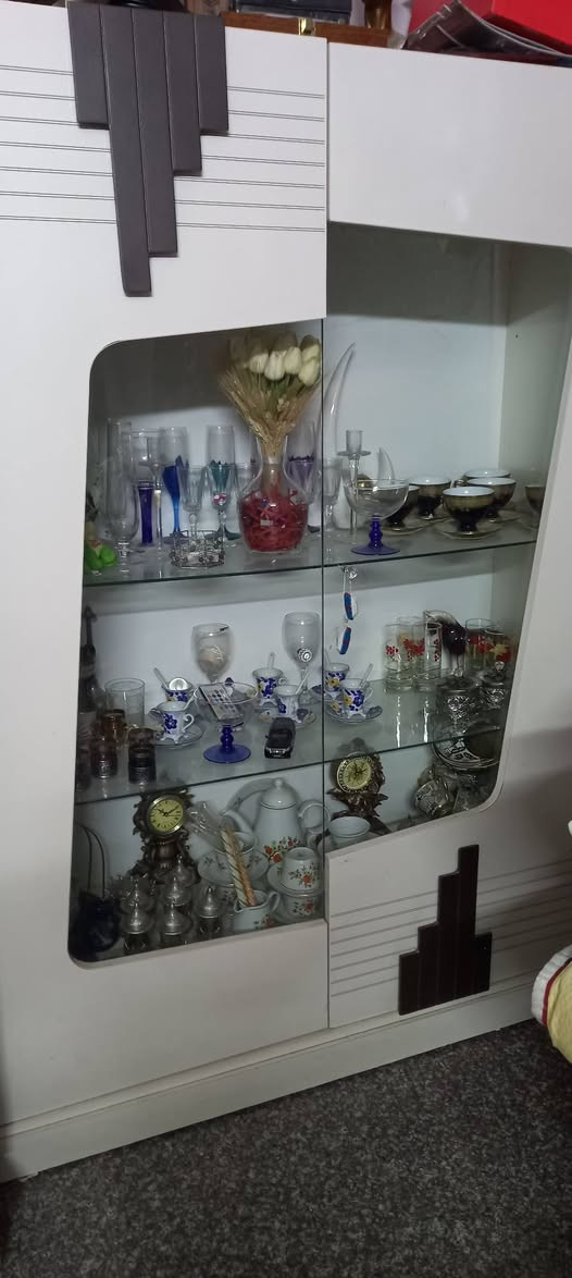 فاترينه وكونسول للبيع اثنينهم نهاية ٤ ورقات


**إذا كنت صاحب هذا الإعلان وتريد حذفه لأي سبب، رجاءا أرسل رسالة إلى الدعم الفني**