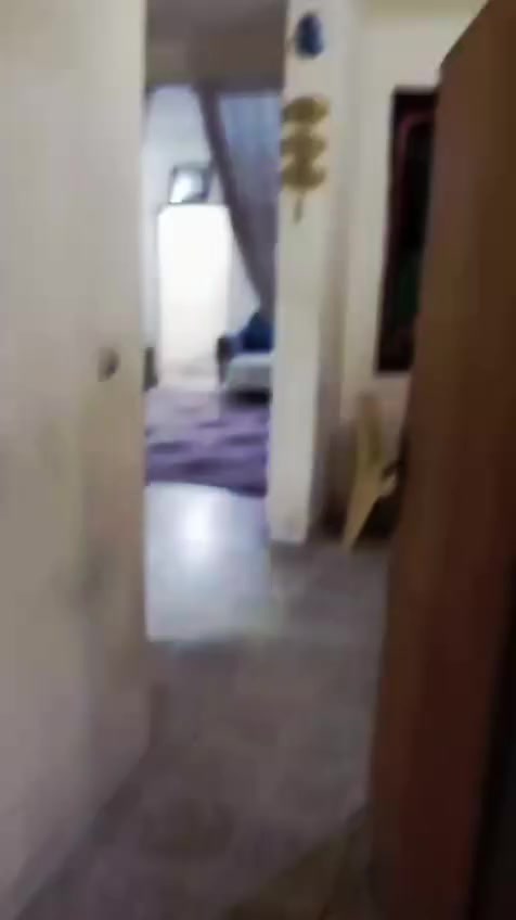 شقة للبيع طابق ثاني فئة Aعلى الشارع العام نظيفة جدا وموقعها حلو ام 3غرف نوم صالة 7×4 +كليدور +صحيات عدد2 +مطبخ مع مخزن +بالكونات عدد 3على الشارع وجهن مساحتها 150متر قسطها الشهري للاسكان 214الف وتكدر تسوي تخفيض يصير 140الف القسط  المقدمة  السعر على الرقم للاستفسار 
***********👉 
عنوان مجمع الشهيدة اسراء زين القوس مجاور مستشفى التركي الحديث كبال مجمع الرواد
