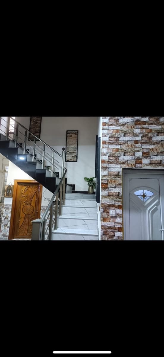 #دار_للبيع
كربلاء حي النواب مقابيل مستشفى الكفيل 
بظهر الچاير يبعد 3كيلو عن الامام
100 متر طابقين 3 غرف
***********
