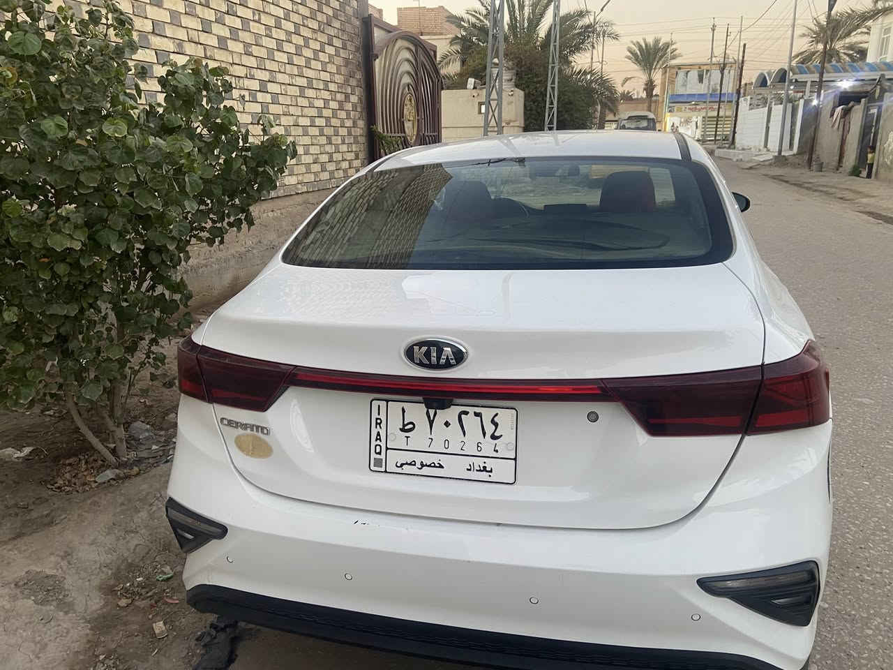 للبيع
سيراتو موديل ٢٠١٩ 
رقم بغداد
السعر ١٤٧ وبيها مجال بسيط
مكان السيارة الديوانية قضاء المهناوية 
للاستفسار ***********
