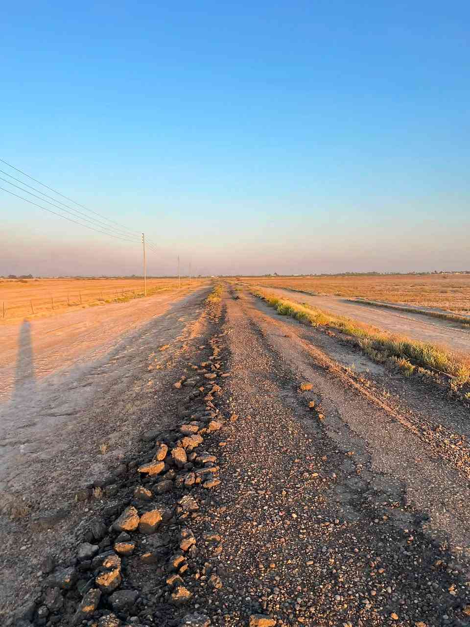 دونم للبيع
السلام عليكم 
دونم للبيع 2500 متر 

الارض بأسمي والتحويل مباشر على طابو الفلوجه 
يعني ماكو دلال او دلالية 
طابو زراعي سند 25

واجهه 31.25 متر 
النزال 80 متر 

الدونم موقعه التاجي منطقة الشيخ عامر يبعد عن مرقد بنات الحسن 1200متر 
قريب عن المركز الصحي والمدارس
واصلة كهرباء مثل ما موضح بالصور
وبزل سقي يبعد 900 متر تقريباً 

للاستفسار او اللوكيشن الخاص بالارض
***********
