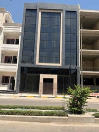 للبيع بنايه في اليرموك (( واردها ١٥ مليون )) مساحتها ٢٠٠ م السعر مليون...