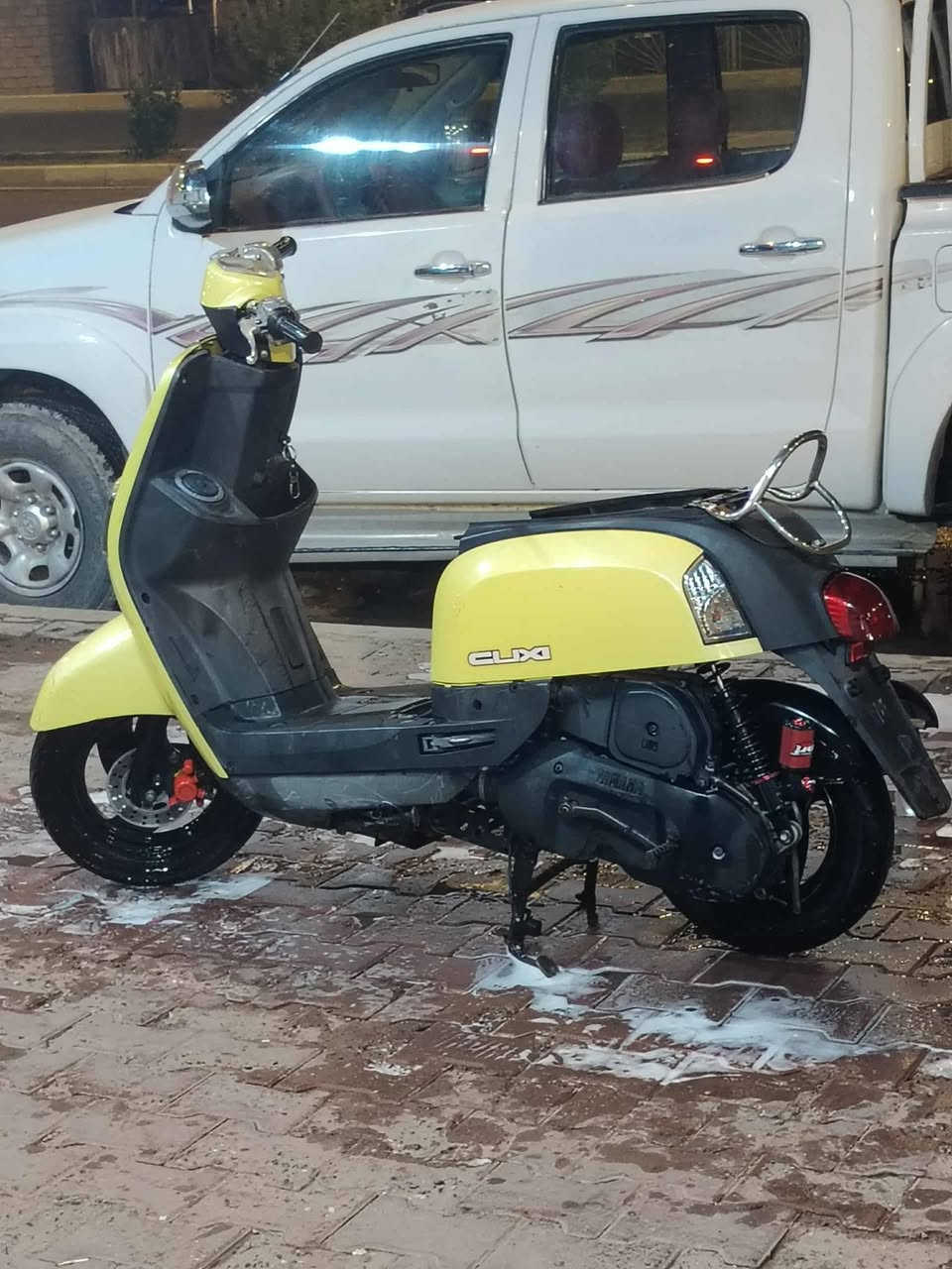 السلام عليكم دراجه بوليس للبيع
مكينه جديده مامفتوحه دبلات أمامي خلفي ستوني شادهن + تايرات وياله جدد + كلجات + باتري + كهربائيات + اشاير + بريك أمامي خلفي + عينه شغاله دراجه جديده رمبه ماصارلها هواي من طالعه (اوراق)  دراجه عل بلاد مداريها /مكاني ميسان العمارة حي الشهداء/ ***********/ واتساب / السعر خاص 💛
