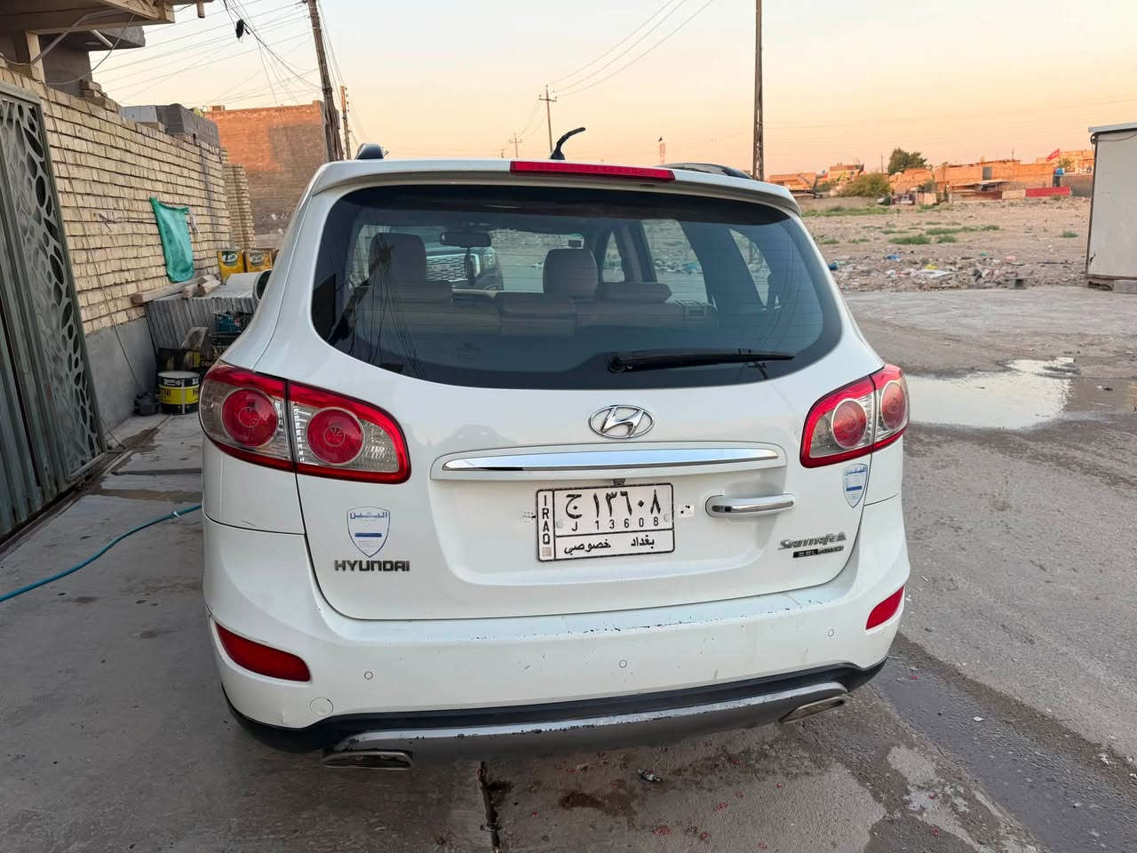السلام عليكم سنتافيه ٢٠١٢ فول مواصفات مكينه ٦ محرك ٣٥٠٠
بيه بس طخه بلباب خفيفه السياره جديده كير محرك بحاله جيده السياره خير من الله مال بيت 
السعر 155 بيه مجال *********** السونار مرفق
