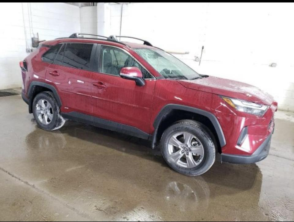 للبيع: تويوتا راف فور هايبرد 2025 – بحالة الوكالة

للبيع سيارة تويوتا راف فور هايبرد موديل 2025 بحالة ممتازة جداً، السيارة شبه جديدة وماشية فقط 4000 كم.  
خالية تماماً من الصبغ والحوادث، استخدام خفيف ونظيف جداً.

- محرك هايبرد اقتصادي جداً في صرف الوقود  
- قيادة مريحة وثبات عالي على الطريق  
- شاشة حديثة ونظام معلومات متطور  
- كاميرا خلفية وحساسات  
- مكيف ممتاز  
- داخلية نظيفة جداً كأنها جديدة  

🔹 السيارة بحالة الوكالة وما تحتاج أي مصروف.  
🔹 مناسبة للي يريد سيارة حديثة واقتصادية واعتمادية.  

📍 السيارة جاهزة للفحص بأي مكان.  
💰 السعر قابل للتفاوض للجادين.

للتواصل على الرقم ***********
