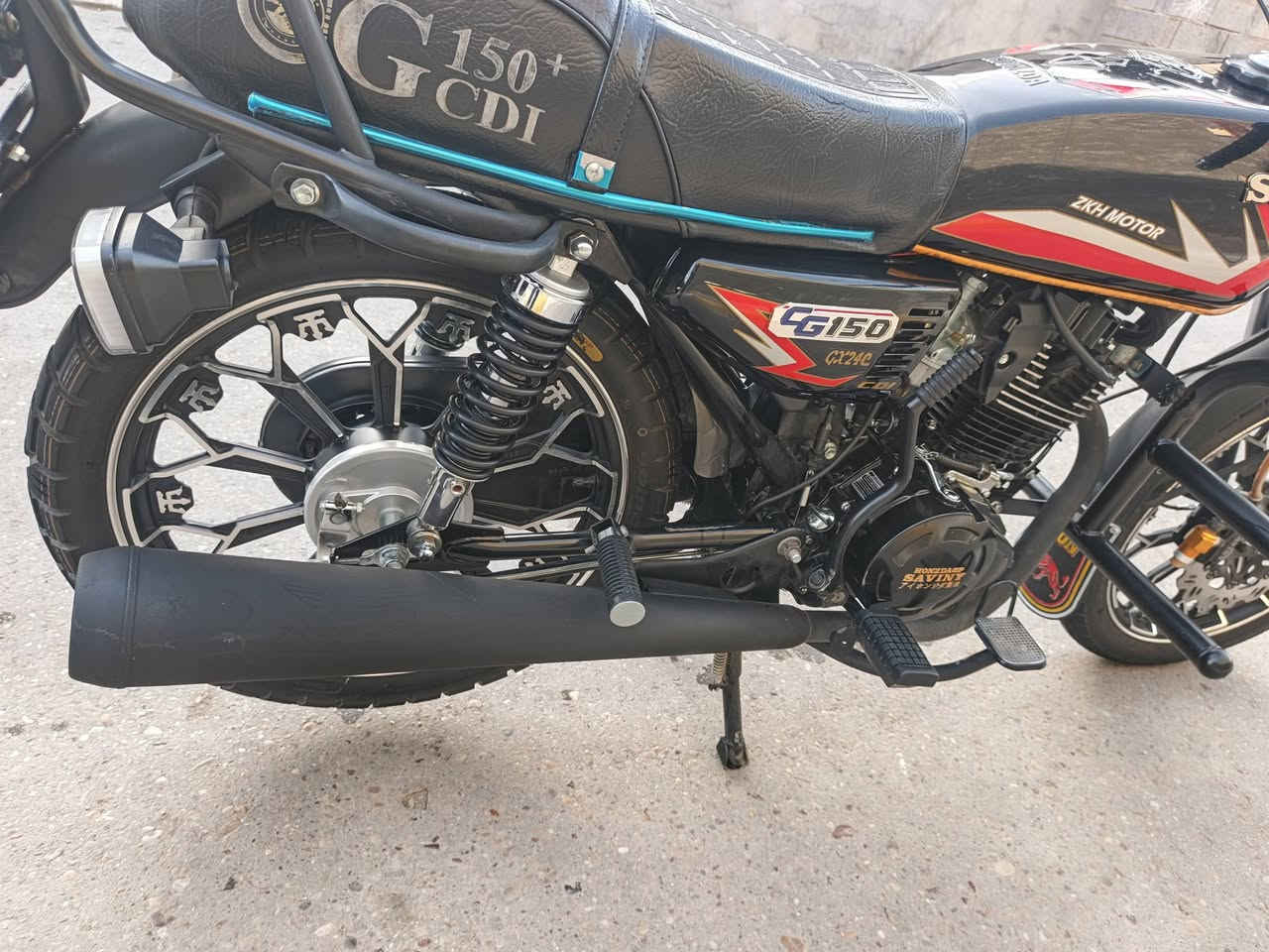 دراجه سيفان هونزدا موديل 25 جديده وجاهزه من كلشي اوراق منفيس تشغيل عن بعد+ بصمه سكان تراي وشلعه ومعدل فول؟؟ 
العنوان فلوجه شهداء.... السعر 900 وبيه مجال بسيط جدا.. واتساب +اتصال ***********
