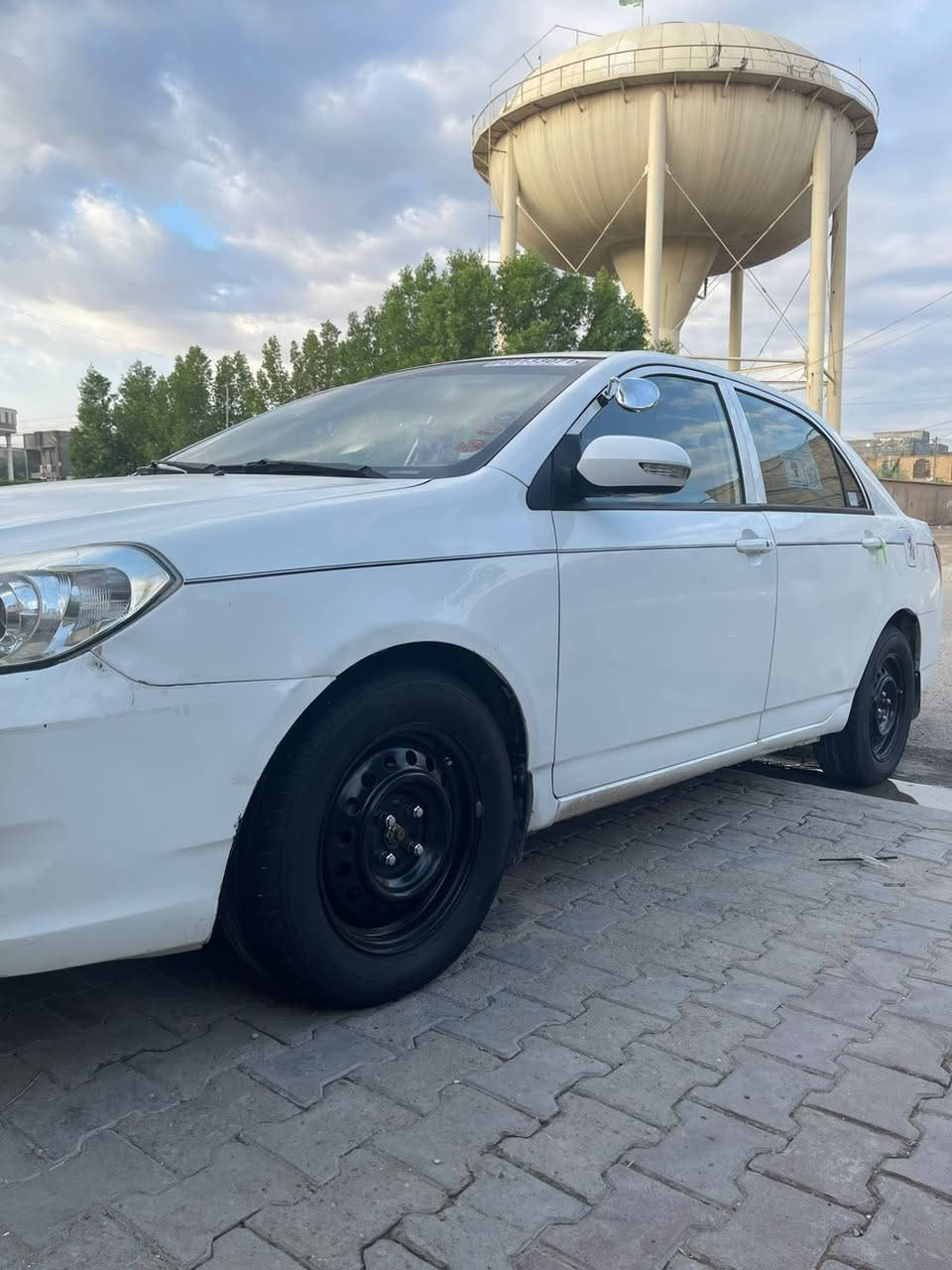 سلام عليكم بيوادي سياره كلش حلووه بيه كم شغل نقص يعني أشيا بصيطه كلش سعر 55بيه مجال ***********
