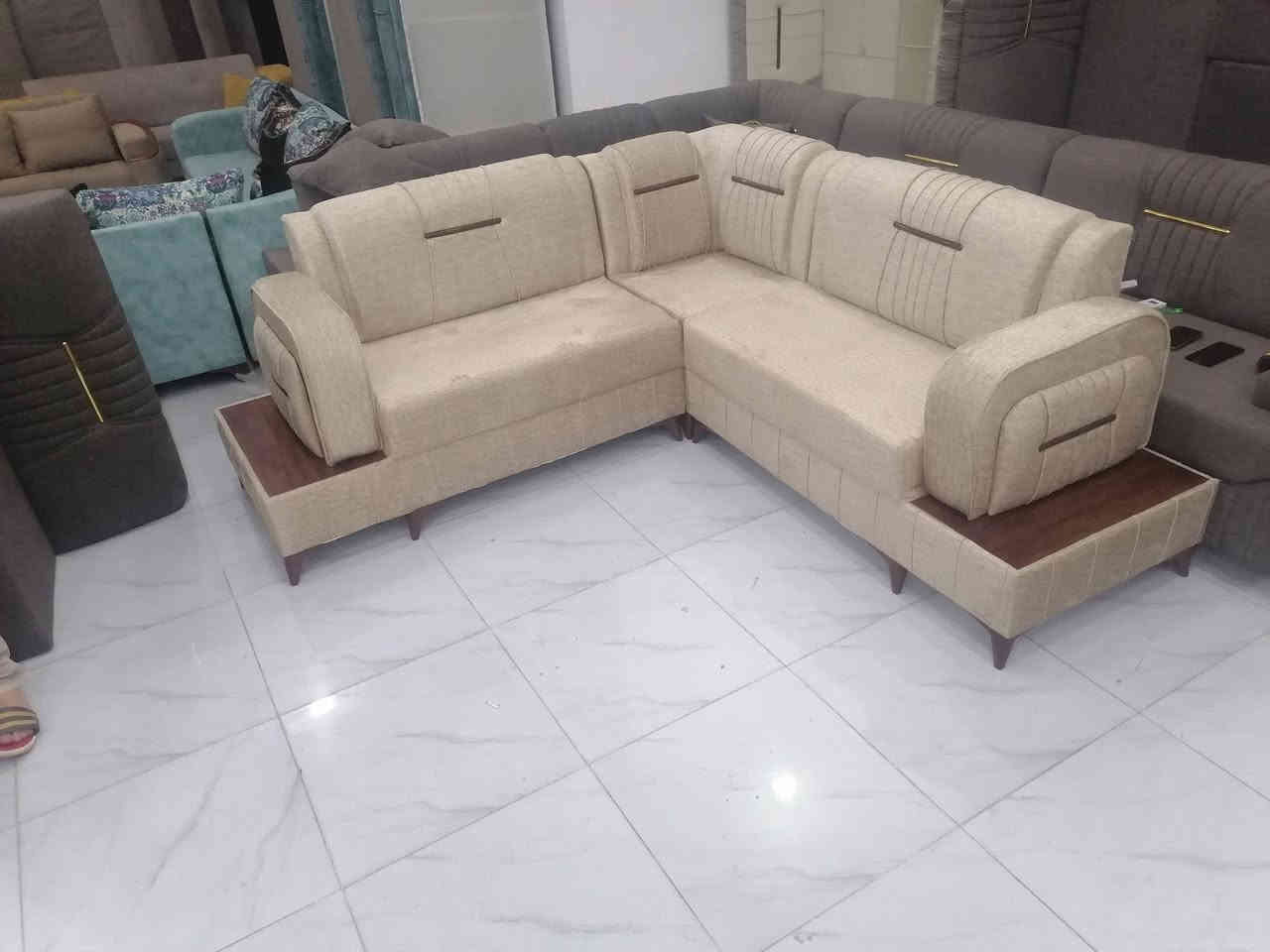 ديوان مودرن موديل ابو طبله 7 متر 6 قطع 💚🌷
تزكام شغل اربيل خشب بلاويد لسفنج10مال معاتب ✨💯
عنوان كوت زين لقوس شارع لمله يوجد تفصال حسب طلب
رقم *********** يوجد توصيل بعد لمقابله 🚛
