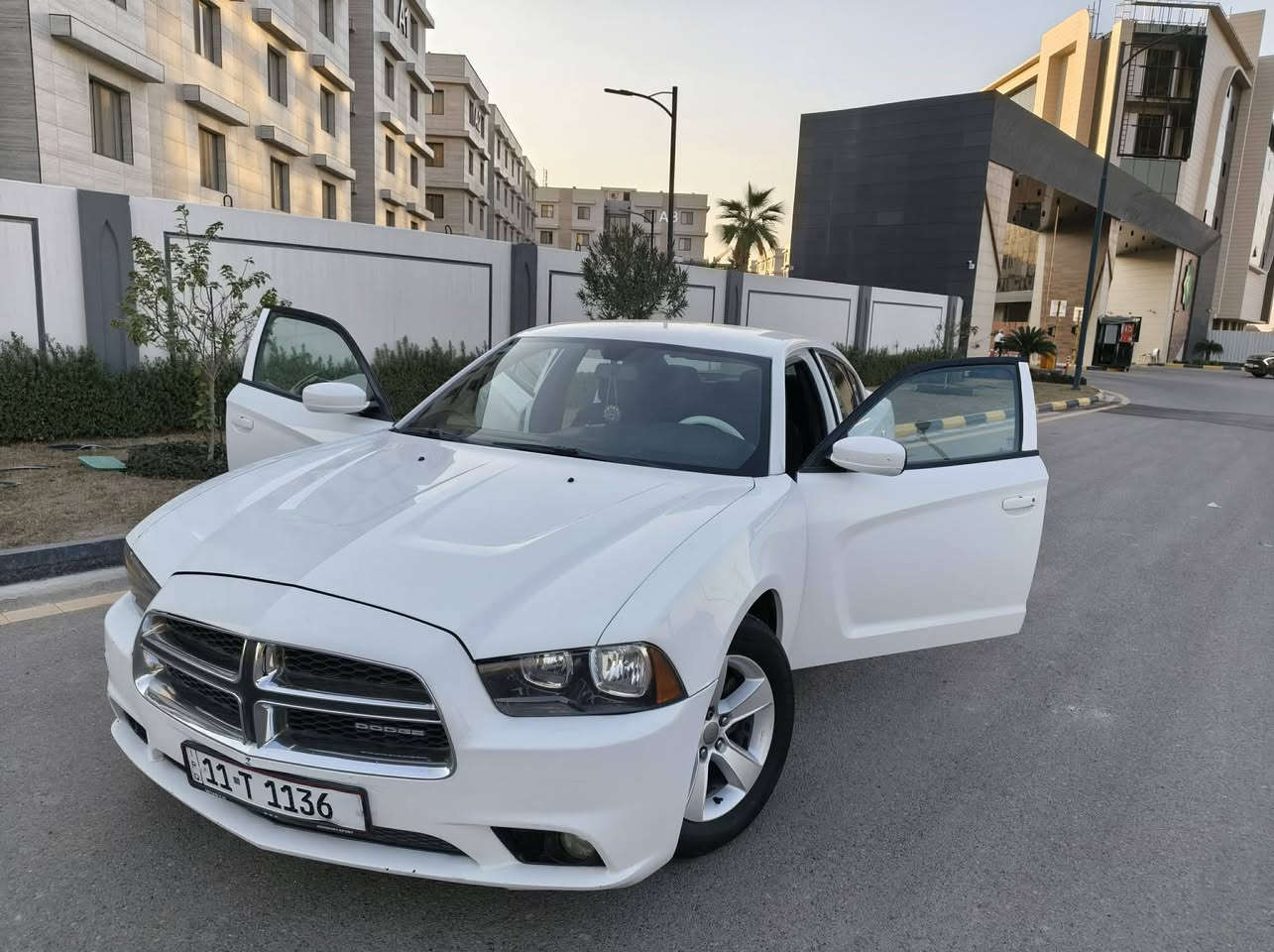 جارجر١١ سياره جديده استخدام شخصي رقم مميز صدر أمامي خلفي جديد تخم تاير داخل وخارج جديد سياره كروب محرك اكسل جدد سياره بس دعاميه مصبوغه وشبرين من جاملغ الأمامي وصور السونر موجوده العنوان بغداد رقم الهاتف ***********
