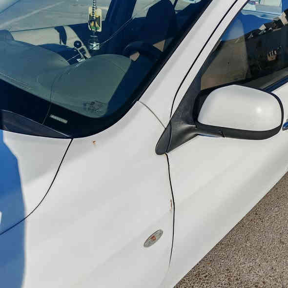 السلام عليكم شباب عندي صني 2020 للبيع مابيه صبغ فقط طخه بالبنيد وموضحه بالصور مكان السيارة بغداد العامرية رقم اربيل باسمي السعر 15.500.000 دينار عراقي 
***********
