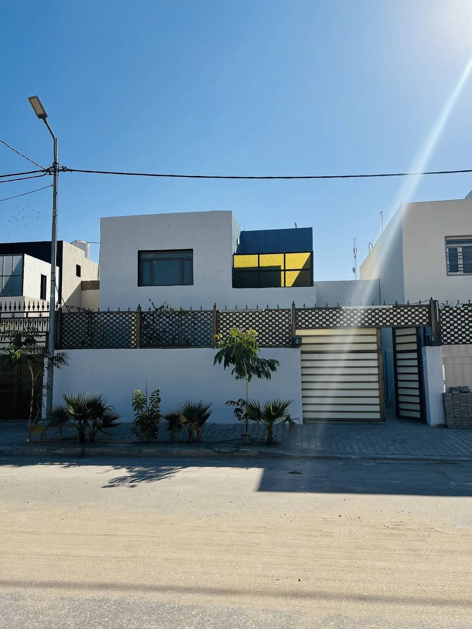 دار للبيع مجمع ابو تراب ملحق مرحله لأولى
مساحه 200م طابقين vlp  ٤ غرف نوم 

موقع تجاري على شارع ٣٠ مبلط وكآمل خدمات 

بناء طابوق جمهوري صبه رفت 

سند حر البيت يباع نقد 

لاستفسار اتصال ***********
