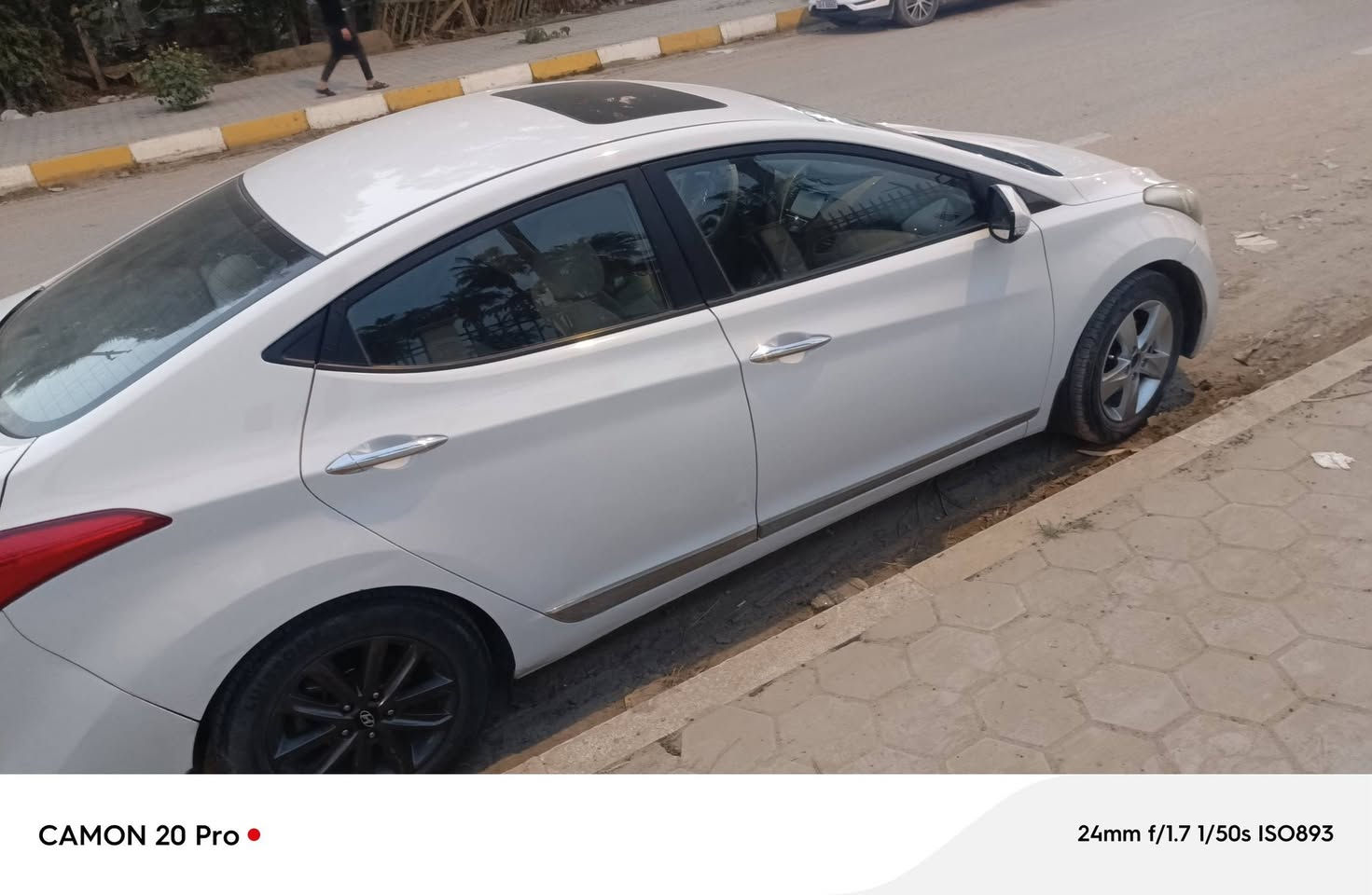 الالنترا 2014رقم بغداد دولي
فووول مواصفات بااستثناء البصمه
فتحه 
تحكم عن بعد 
 سياره مكفوله من صبغ وتبديل وضربه فقط شبر  رش بالباب خلف السايق وباب الجهه الخ بي شبر صبغ  ومعجون بسيط طخه ستوته سياره جديده مال جنايي بمعنى الكلمه  وجاهزه من كلشي مكينه ١٨٠٠ دوش كير حداديه تخم تاير دواخل حلوه ونظيفه 
بااسمي  ثاني يوم تحويل
بابل 
118 بيه مجال بسيط
***********
