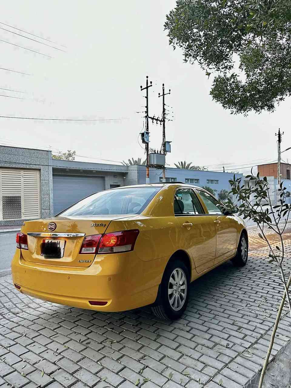 السلام عليكم BYD 2016شركه العامه اصفر بلادي مكفوله كفاله عامه ماشيه38الف حقيقي مكينه 1800 
فول موصفات بصمه فتحه كارت سبير منازل  رقم بغداد باسمي سنويه جديده لل2030 هزه جديد ومصفره من الهيئه مكانها بغداد 
للاستفسار ***********
