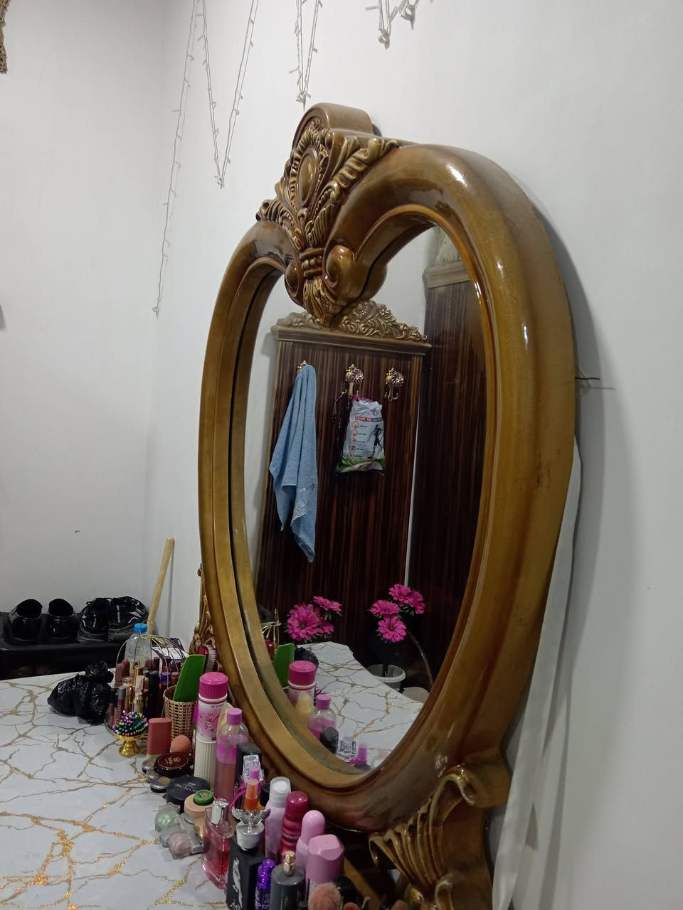 سلام عليكم غرفه ماليزي للبيع نضيفه اخو جديد عنواني حي السماح سعر 400بيها مجال اتصل ***********
