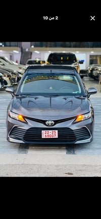 ‏2023  𝐓𝐎𝐘𝐎𝐓𝐀 𝐂𝐀𝐌𝐑𝐘 تويوتا كامري (LE) موديل : 2023 اللون : جكليتي عداد...