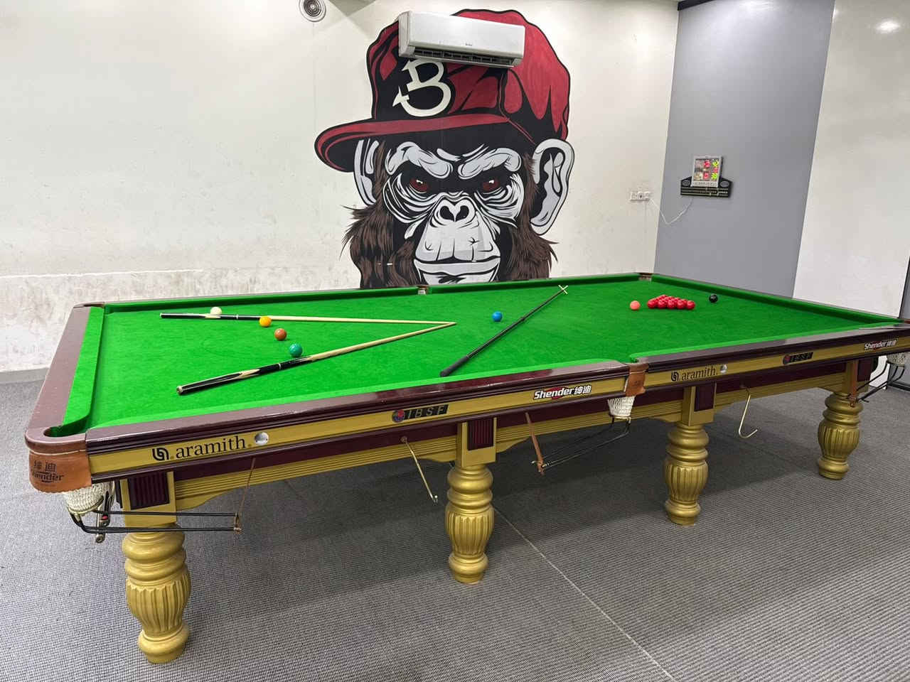 السلام عليكم يوجد سنوكر 🎱 shender
للبيع نضافتة 100/100.  العنوان ميسان / ***********
