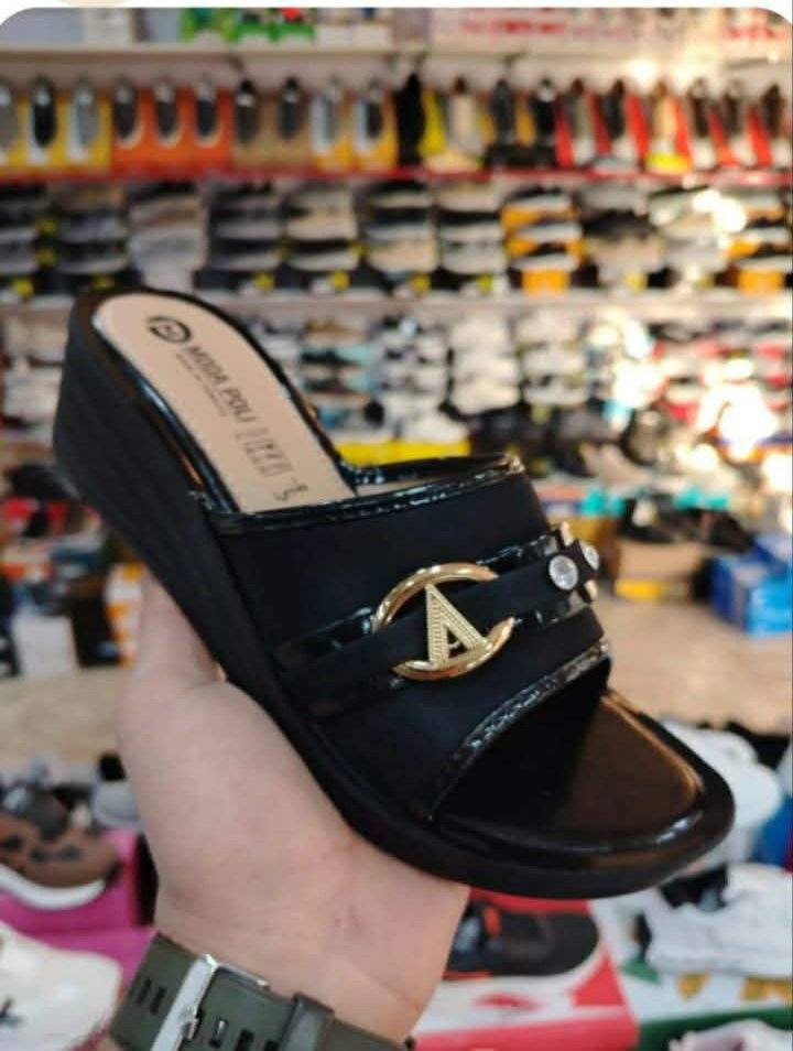 شحاطه طبي نسائي السعر 7الاف العنوان بوتيك حيدر فرع صيدلية السندباد مقابل ابوالعطور متوفر خدمة توصيل مجاني للحجز واتساب ***********
