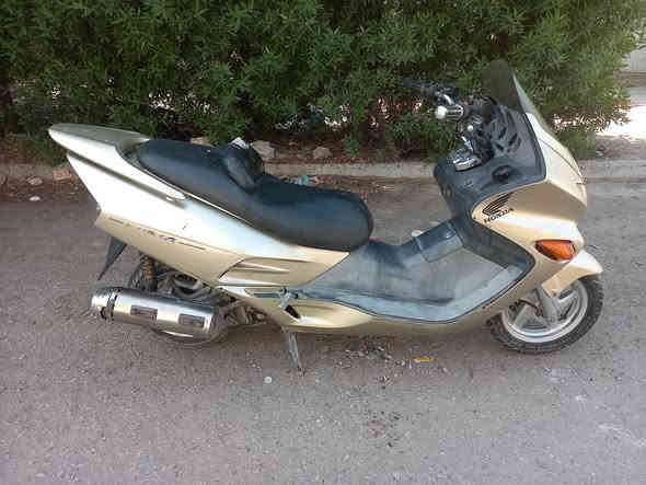 فورزة اسويج بية منفيس مجفت جديد باتري جديد لون ذهبي مميز  كيج حماوة بانزين لايت بك لايت هورن كلة شغال بية الصالنصة مكسورة ولحمتة بس مانضبطت وجعجة ماشادة اخوان ابيع كوم حديد السعر 350 مستعجل حيل مكاني زعفرانية ***********
