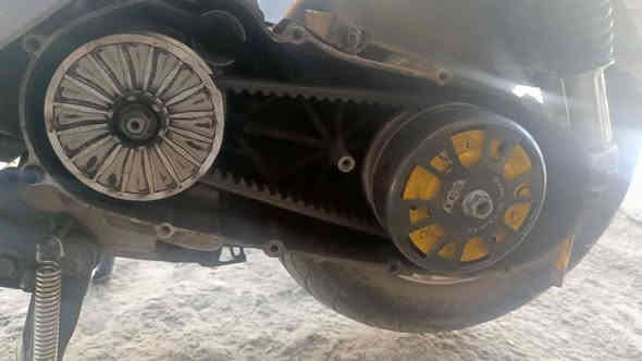 السلام عليكم للبيع لون مميز بلادي 
 الدراجه نضيفه بلاديه 49 ممفتوحه ابد
طستها حلوه شلعه ومعدل عداد شغال كيج بانزين شغال 
مابيها اي نقص سلف هندر هورن لايت عالي ناصي اشاير يمنه يسره مابيها اي نقص تجوه خلفيه بريرك امامي خلفي صطب لايت السعر 700 وبها مجال هذا رقمي***********
