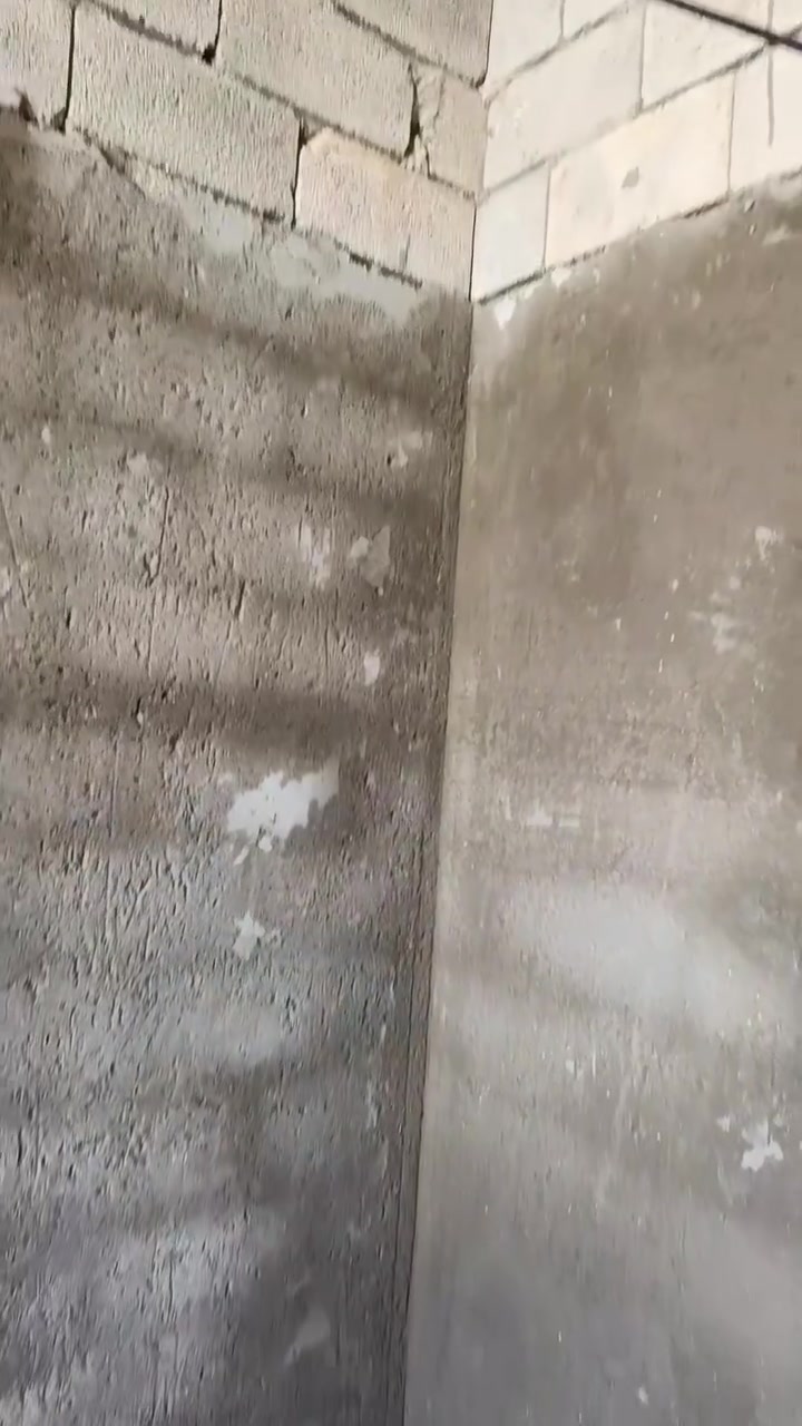 سلام عليكم خلفه لبخ اسمنت سقل اجراره تشميع درز
***********

***********
