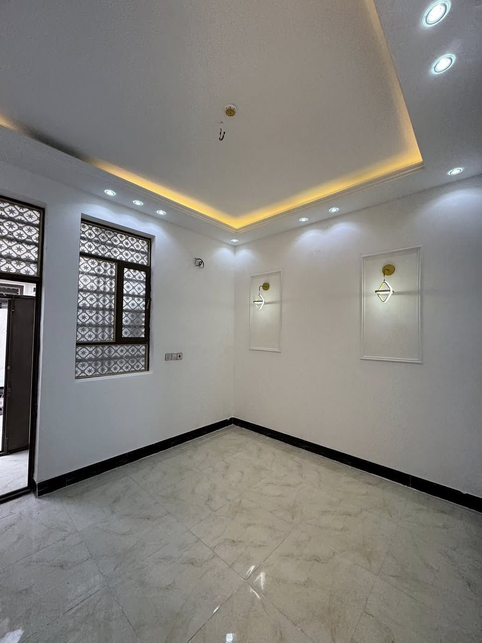 دار للبيـــــــــــــــــــع طابوك جمهوري
مساحه 50م طابق وطابوك جمهوري 
ملحق حي الأخلاص حولي ابو مهدي المهندس
طابو زراعي سند 25اقرار محكمه
جميع الخدمات متوفره 
***********
***********
واتساب
