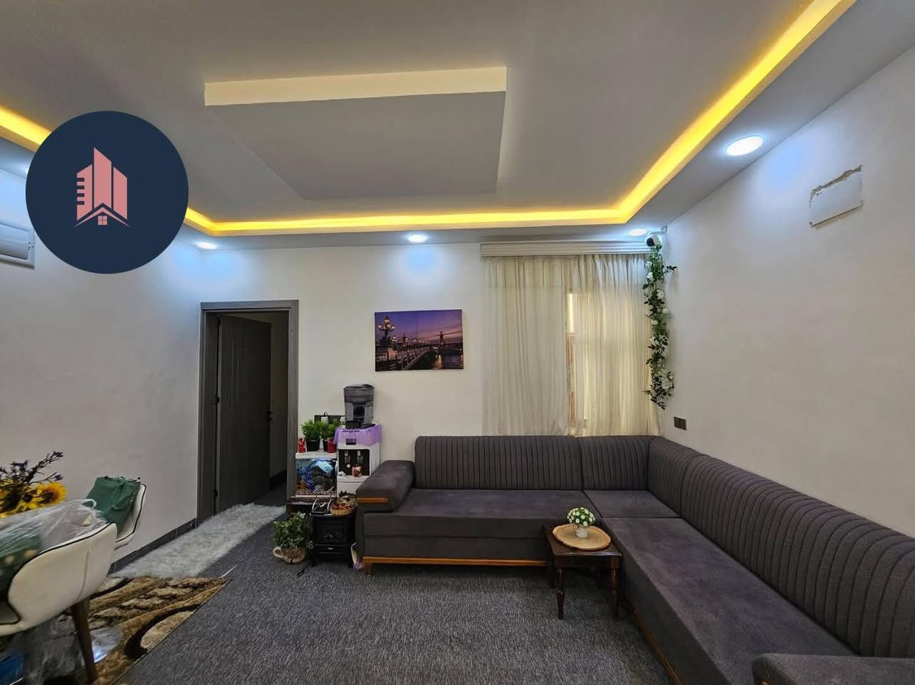 للبيع او معارضة
✅حي القادسية الثانية بفرع مرطبات الرافدين

⬅️️ مساحـة 100متر 

⬅️️الابعاد 5متر ❌️ 20متر

⬅️ الإتجاه قبلة

⬅️شارع صبه ١٠متر

⬅️️سند طابو ملك صرف 

⬅️️طابقين ٤غرف نوم 

⬅️️بناء حديث 2025

⬅️الطابق الاول:
 غرفة نوم إستقبال مطبخ هول صحيات كراج مناور صحيات خارجية

⬅️الطابق الثاني:
 ٣غرف نوم هول صحيات بلكونة بيتونة 

تفاصيل اكثر يرجى مراجعة المكتب

للاستفسار الاتصال 

📞***********

***********‬
