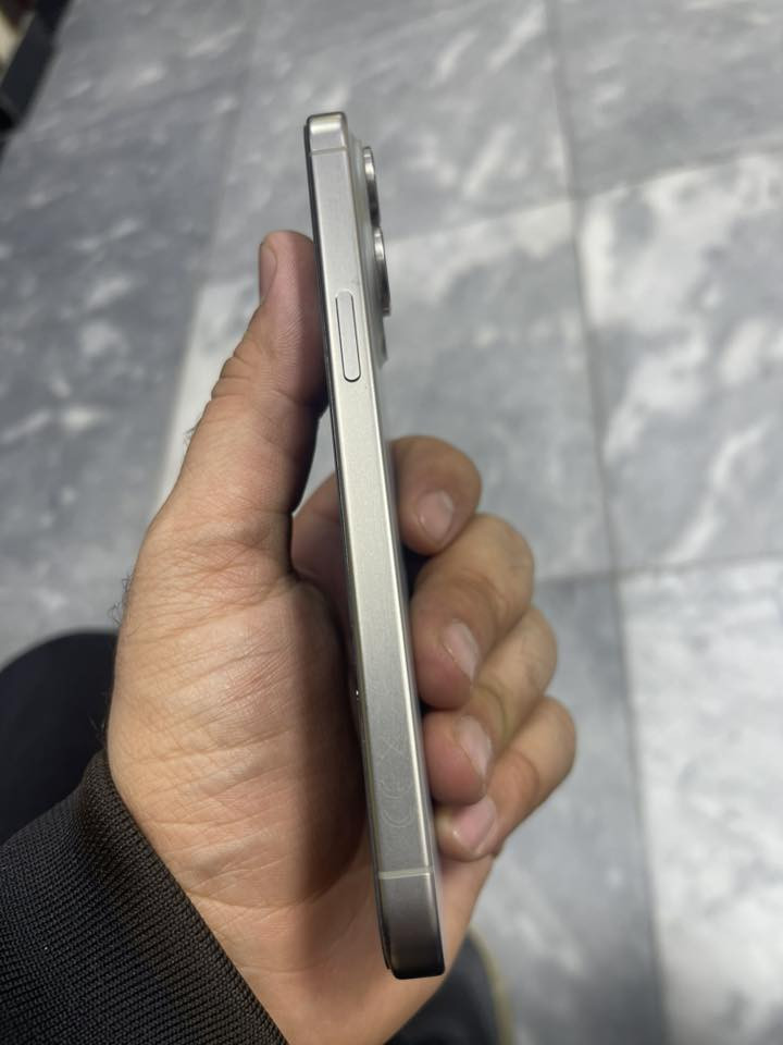 ايفون 15 نظافه ‎%‎100
شرق اوسط AAA 

ذاكره 256 بطاريه 86

سعر مليون و 100 

مكان نجف 
***********
