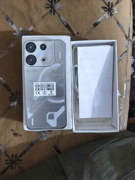 سلام عليكم جهاز كامون 20 نسخه الفيتنامي بس جهاز خير من الله سلس شحن مالته يدوم من الصبح لليل ذاكره 256 ملحقات كيبل وسماعه فقط سعره 130 وبي مجال للشراي مكاني بغداد حي العامل  *********** بي وتساب
