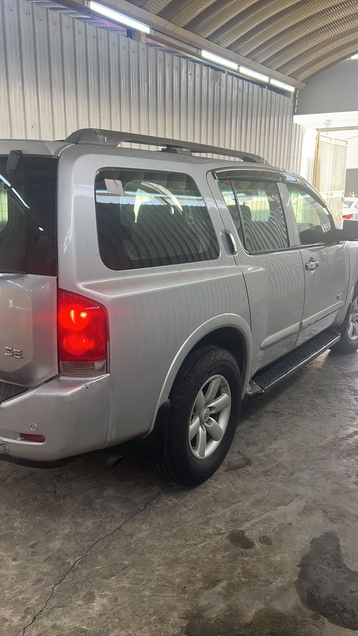 سلام عليكم 
سياره نيسان ورماده موديل 2008
فول مواصفات 8 سلندر 
7 راكب 3 قطع تبريد 
مهضومه غاز كير ومحرك كفاله 
شاشه كأمره تحكم ستيرن 
تخم تاير جديد صدر امامي و خلفي جديد 
كشنات جلد كشنات كهرباء 
سياره مكفول بيه 1 قطع صبغ 
باقي كفاله رقم بغداد لدولي 
مكان السيارة بغداد 
رقم ***********
السعر 90 وبيه مجال
