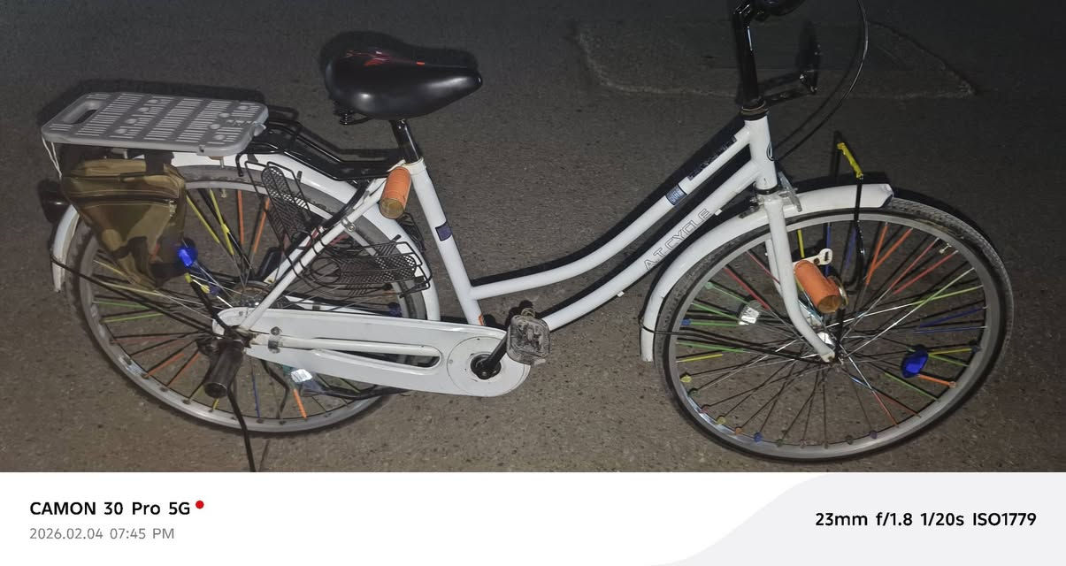 السلام عليكم هاذ البايسكل للبيع شركه AT ياباني مختم كامل مستعمل السعر ويا الغراض 120 وبدون غراض 100 وبي مجال قليل حك الجيه المكان بغداد حي النصر قرب جامع المظفر والشراي يتواصل خاص عل ماسنجر


**إذا كنت صاحب هذا الإعلان وتريد حذفه لأي سبب، رجاءا أرسل رسالة إلى الدعم الفني**