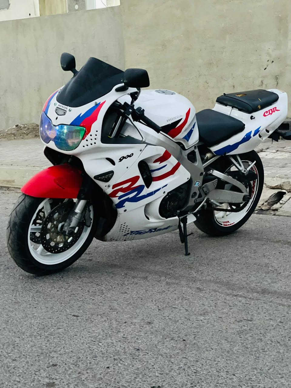 سلام عليكم دراجه بطح cbr 919  موديل 97 محرك مفتوح سعر 14  أو بي مجال ***********

