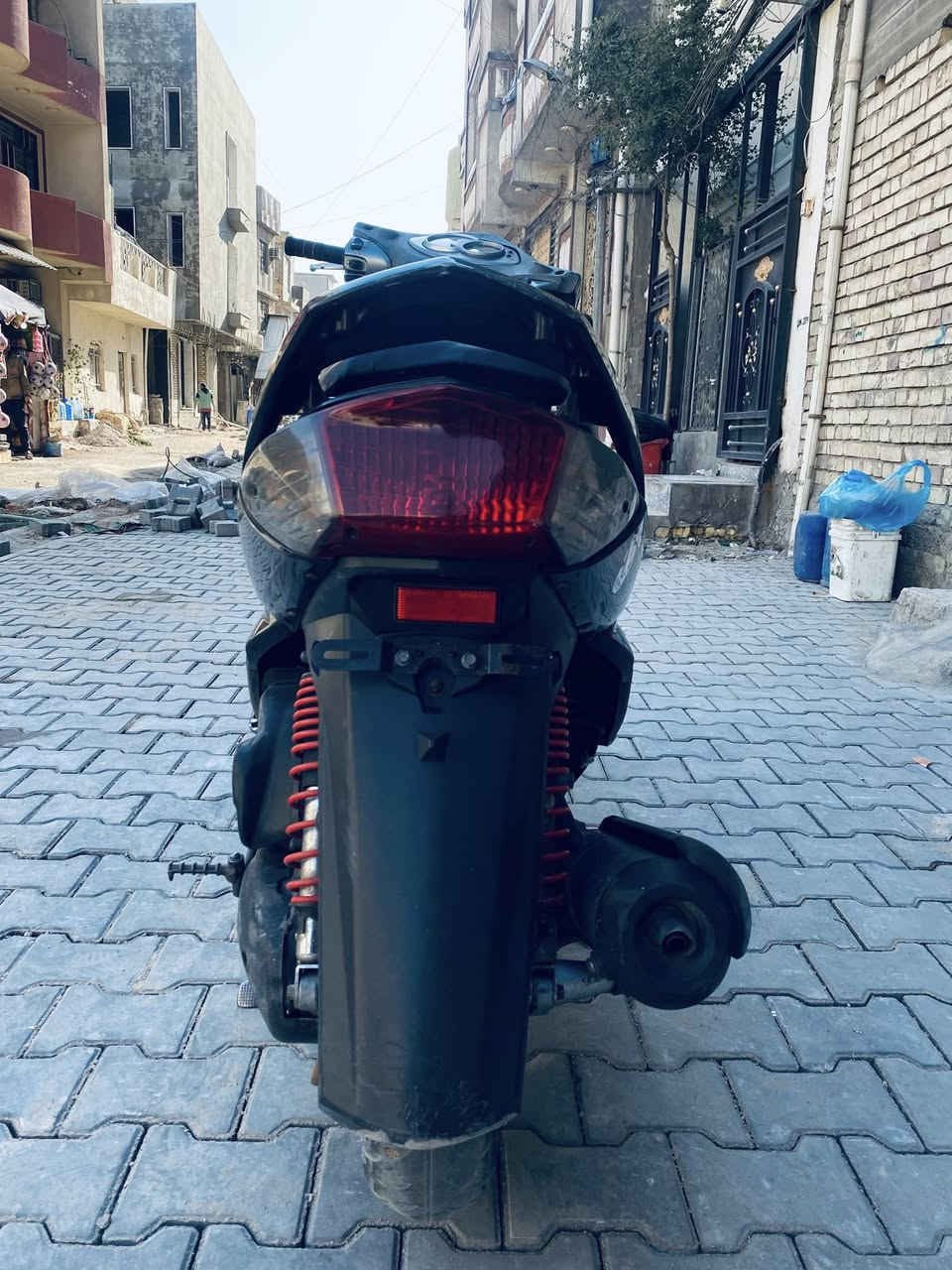 سلام عليكم دراجه سكنس فحل كابريتر الدراجه كامله من كلشي كفرات مختم مكينه نضيفه وبلاديه نكره سلف وهندر كهربائيات كلها شغاله رايدها ب600 وبيها مجال بسيط مكاني بغداد الاعظميه خابر وتدلل ***********
