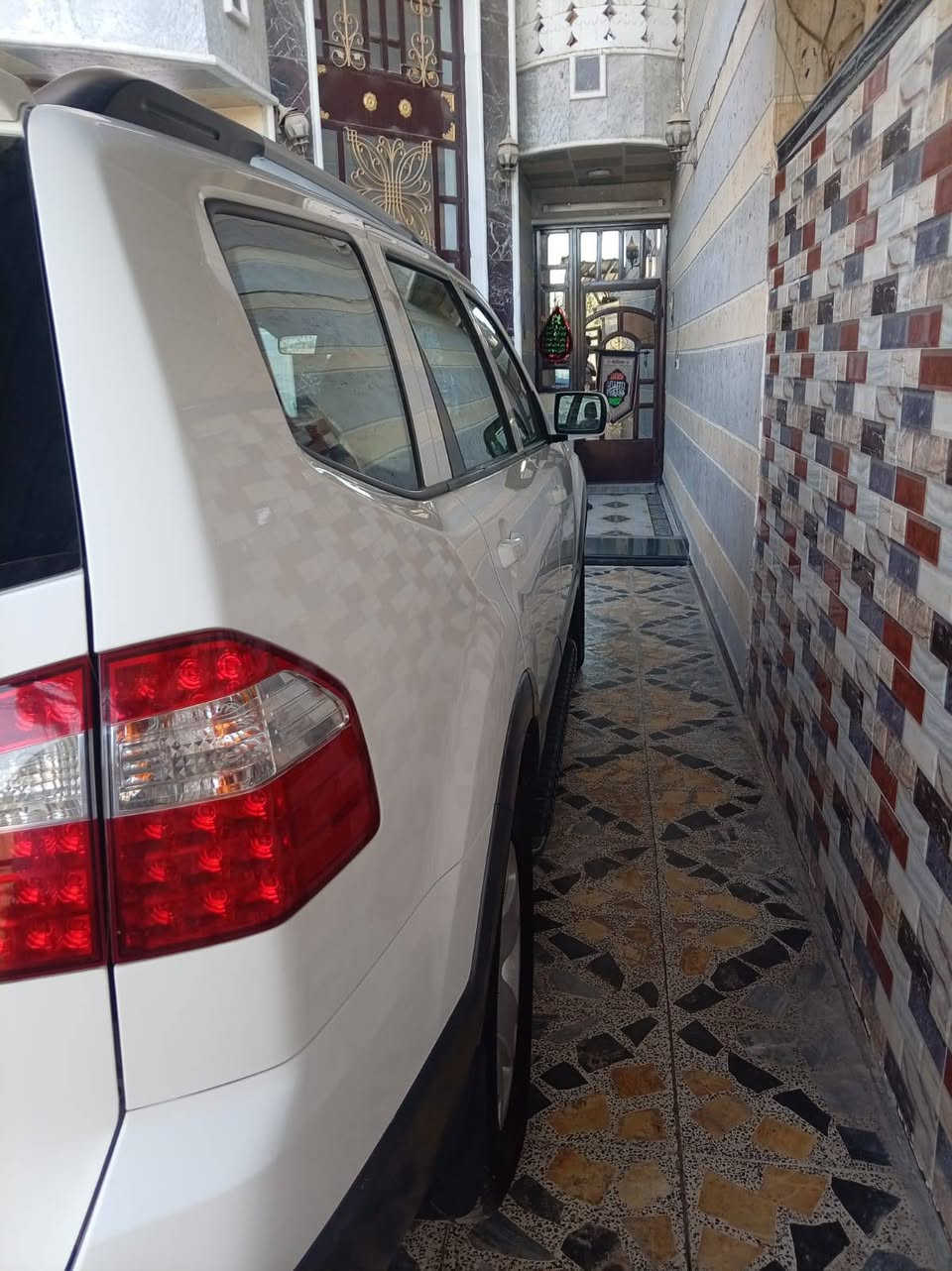 سلام عليكم
مهافي موديل 2015 
سياره نص فول مقفوله كفاله عامه
سبير ما نازل 
ماشيه 72٫400
بغداد بلديات
***********
