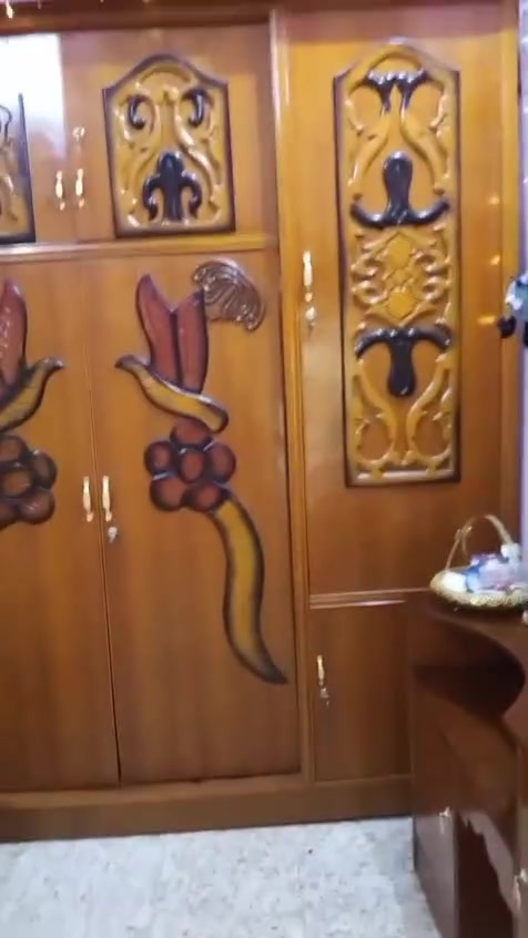 غرفة صاج عراقي اصلي ثقيل مابيها اي ضرر كاملة قفالة ويدات سبب للبيع الغرفة ضخمة كلش والمسامحة صغيرة والكوميدي الثاني والزاوية بالمخزن  واطار الجرباية موجود حاطتهن فوك الكنتور غرفة كاملة ما بيها اي نقص لان ماكو مجال سعر 400 وبيها مجال قليل الاتصال على الرقم ***********
