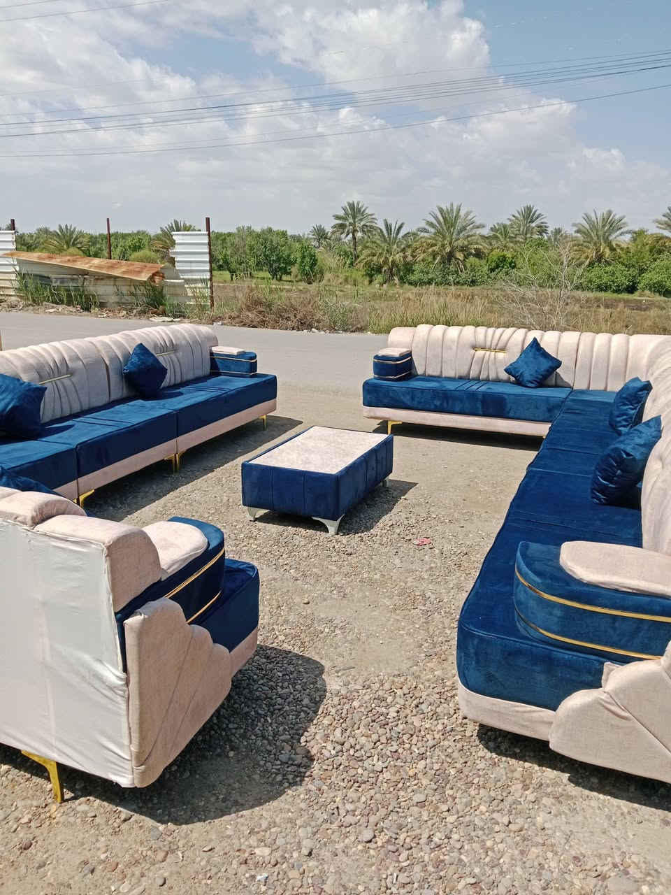 تاريخ 3/31
وصلت دواوين معرض علي اللافي 👑 
جمله ومفرد سعر الديوان 11مقعد 400
عنوانه التاجي عل شط الشيخ حمد نزلت الحصيوه مجاور صيدليه ساره 
بئدارت علي اللافي 
***********واتساب كورك🫵
***********
