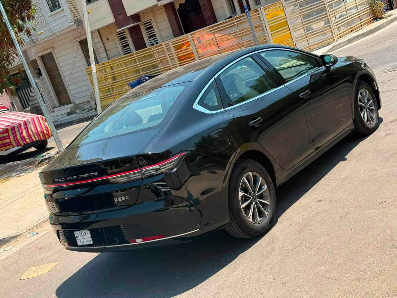 السعر ١٩ مليون قفل 🔒 

بي واي دي دستروير مكفولة سياره بعده شبه زيرو ماشيه ٧ الف كامل غراض كارت بصمة شاحنه لون اسود 

للاستفسار 
***********
***********
