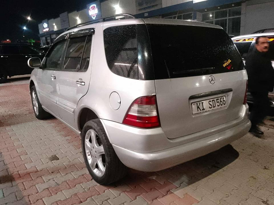 مارسيدس ML مؤديل ٢٠٠٣مةكينة٣٢٠ ڤي مةرغوب قةپات مواسةفات سلايت كوشين كارةبا هيتةر جلد شاشة ئايپاد ABS لايت ليدو عةدةسة تةبريد سارد گةرم بةشةرت ئالو گؤريش دةكةم لةسةر دل گرتن نرخي ٥٢وةرةقة *********** أربيل, العراق
