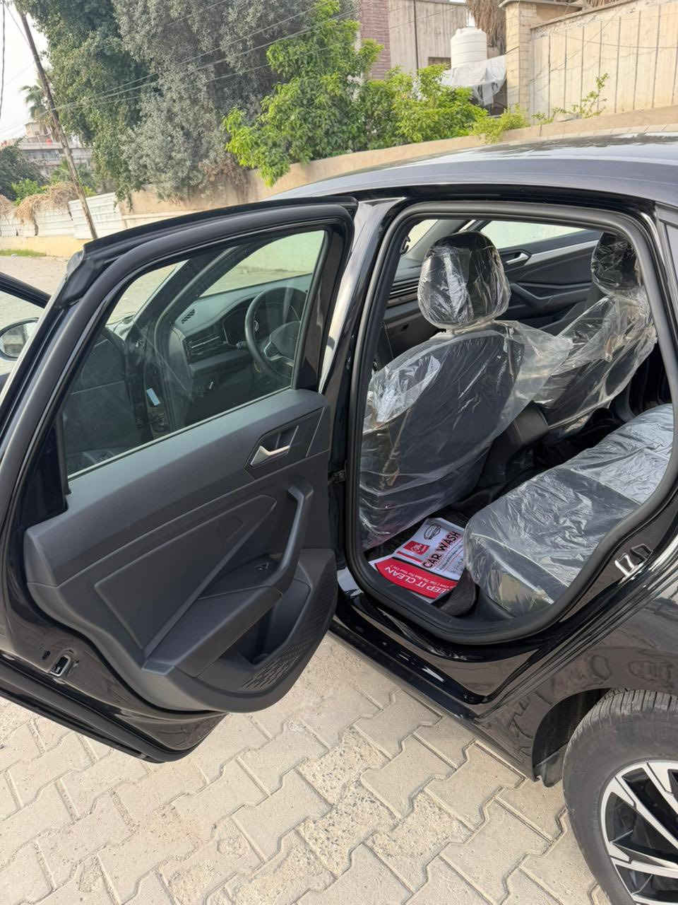 السلام عليكم
فوكس واكن جيتا S
موديل ٢٠٢٥
شكل جديد
موصفات
رادر جانبي
رادر خلفي وامامي
شاشة كار بلي
حادث جاملغ وحافة البنيد رقم دهوك وباسمي السعر ١٧٥$ 

‭٠٧٨٣ ٠٥١ ٢٩٥٧‬
