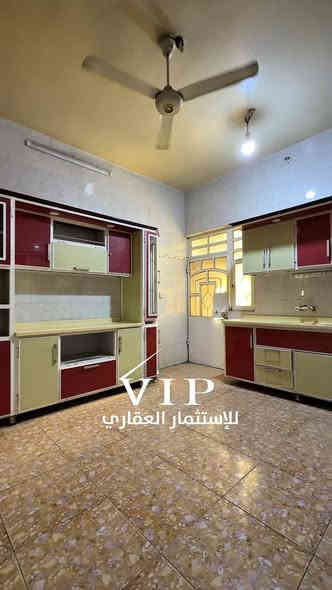 بيت طابقين للايجار
العنوان البصرة الاربع شوارع
المواصفات 
المساحة300
يتكون الطابق لاستقبال 
صاله داخليه غرفتين 
مطبخ صحيات 
كراج حديقه
الطابق الثاني
 يتكون من ثلاثه غرف 
صحيات
السعر الايجار هو مليون وربع
للاستفسار اكثر من المزيد من المعلومات الغير مذكوره في الاعلان العقاري في ترتيب موعد زياره موقع العقار او الاتصال على الارقام التاليه 
***********
***********
العنوان المكتب البصره حي عمان مجاور مركز فايا للتجميل 
للاستثمارالعقاري VIP
